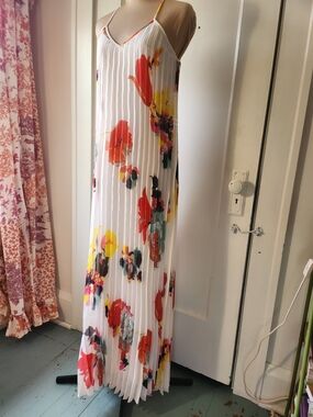B Darlin White Pleated Floral Chiffon Racerback Maxi Dress